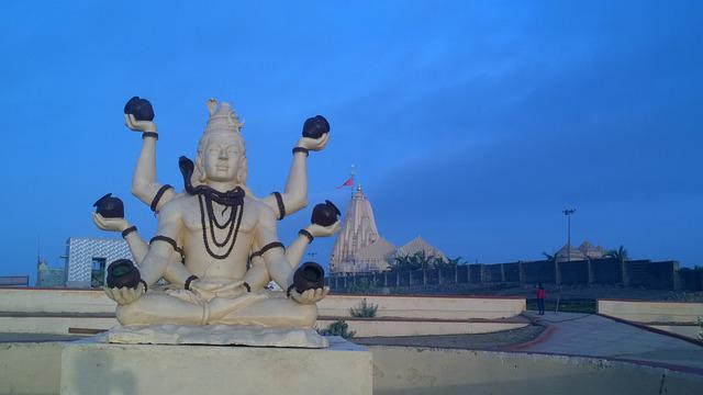 lord_shiva_statue_near_somnath_temple